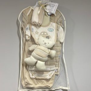 Kyle & Deena 9 Piece baby gift set neutral tan 3-6 months NWT